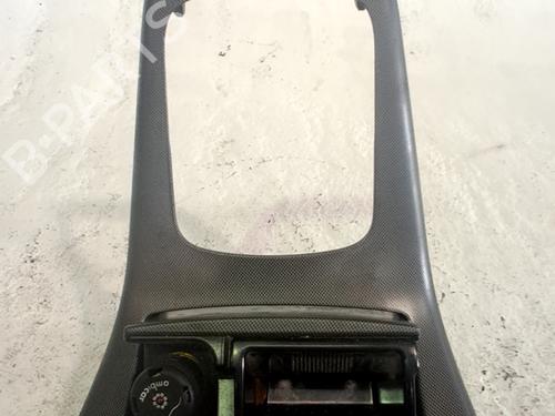 Cinzeiro TOYOTA COROLLA Estate (_E12_) 1.4 VVT-i (ZZE120_, ZZE120R) (97 hp) 32159745