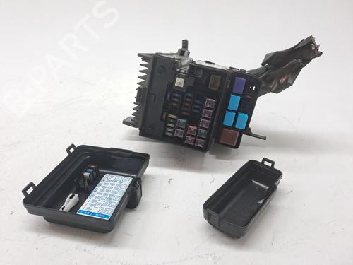 Used Fuse box LEXUS RX (_U3_) 300 (MCU35_, MCU35R) (204 hp) 24172366