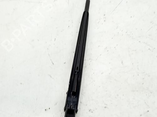 Used Front windshield wiper arm OPEL CORSA F (P2JO) 1.2 Turbo Hybrid (68) (136 hp) 32042122