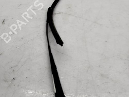 Used Front windshield wiper arm Front windshield wiper arm MG MG ZS SUV (AZS1) 1.5 VTi (106 hp) 35752842 35752842