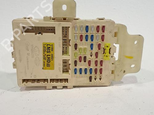 Used Fuse box HYUNDAI ix35 (LM, EL, ELH) 1.7 CRDi (116 hp) 23386562