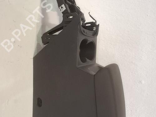 Used Armrest / Center console Armrest / Center console 38990500 38990500