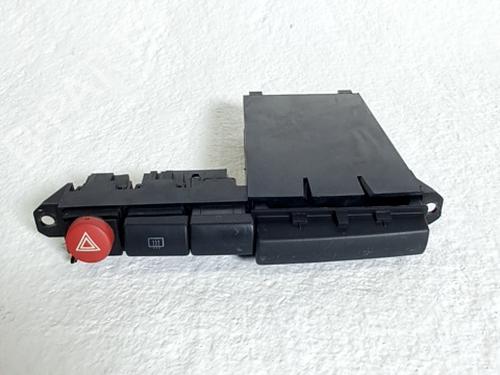 Used Warning switch SEAT IBIZA III (6L1) 1.4 16V (100 hp) 30921140