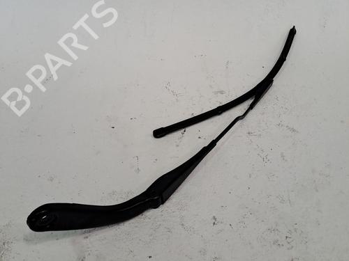 Used Front windshield wiper arm BMW 1 (F20) 118 d (150 hp) 27463776