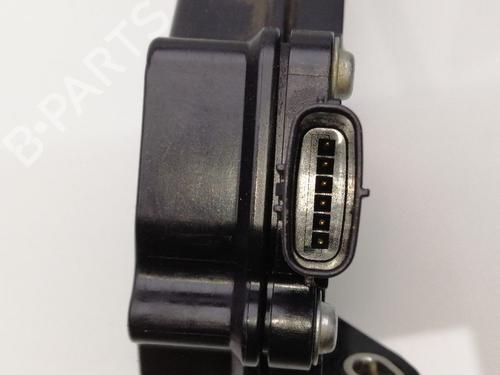 Pedal TOYOTA HILUX VIII Pickup (_N1_) 2.4 D 4WD (GUN125_, GUN125R) | BP26315853I4 