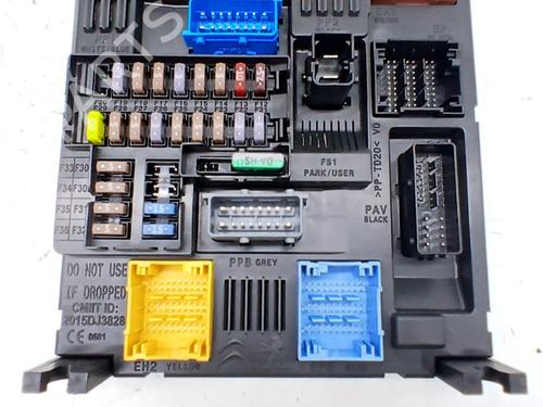 Used Fuse box Fuse box PEUGEOT 308 Hatchback Van (LB_) 1.5 BlueHDi 130 (LBYHZP) (131 hp) 33765110 33765110