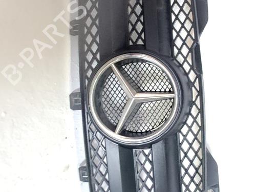 Used Grille Grille MERCEDES-BENZ SPRINTER 3-t Van (B906) 211 CDI (906.611, 906.613) (109 hp) 33764962 33764962
