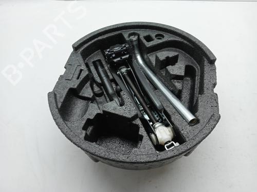 Used Jack Kit SKODA OCTAVIA II (1Z3) 1.6 TDI (105 hp) 23351490