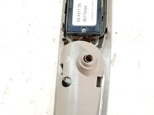 Left front window switch VOLVO C70 II Convertible (542) D5 | BP33762055I27 - Image 2