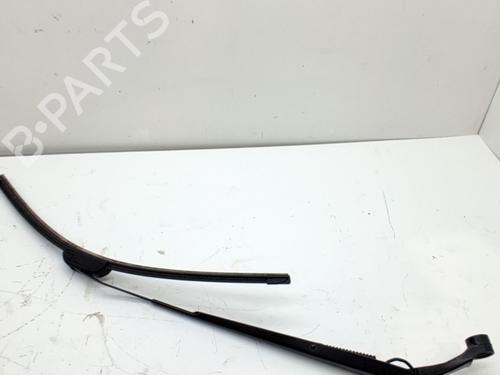 front-windshield-wiper-arm-toyota-yaris-cross-mxp_-2020-38418104 main image