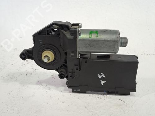 Portierruitmotor linksachter AUDI A4 B7 (8EC) 2.0 TDI 16V (140 hp) 26316016