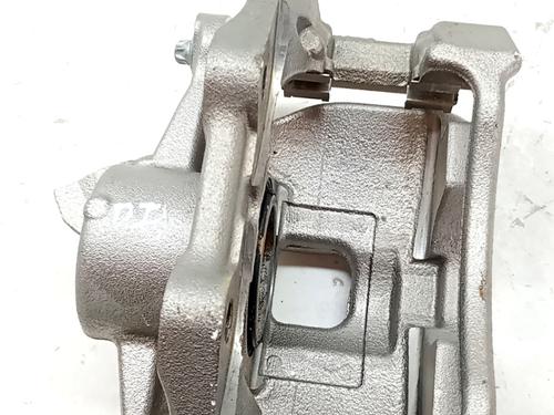 Used Right front brake caliper Right front brake caliper FIAT 600e / 600 (365_, 364_) Mild Hybrid (136 hp) 33762048 33762048