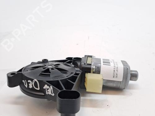 Right front window motor SEAT LEON (5F1) 1.5 TGi | BP23362778E20