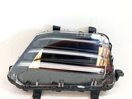 Used Right front fog light Right front fog light PEUGEOT 2008 II (UD_, US_, UY_, UJ_, UR_, UC_) 1.2 PureTech 100 (USHNK) (101 hp) 34238510 34238510