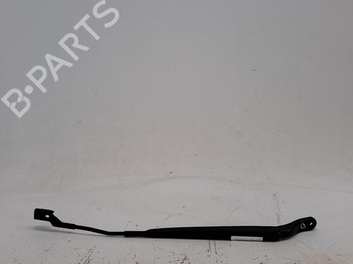 Used Front windshield wiper arm PEUGEOT 2008 II (UD_, US_, UY_, UJ_, UR_, UC_) 1.2 PureTech 100 (USHNK) (101 hp) 27668767