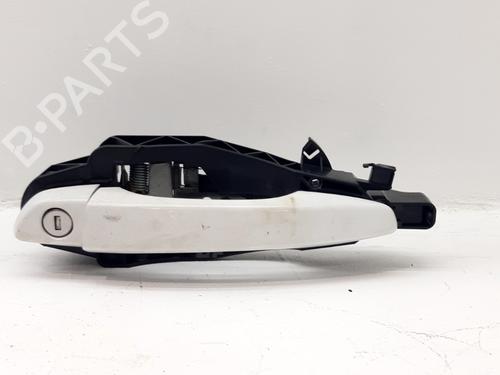 Venstre fortil udvendigt håndtag OPEL CROSSLAND X / CROSSLAND (P17, P2QO) 1.2 (75) (110 hp) 31701014