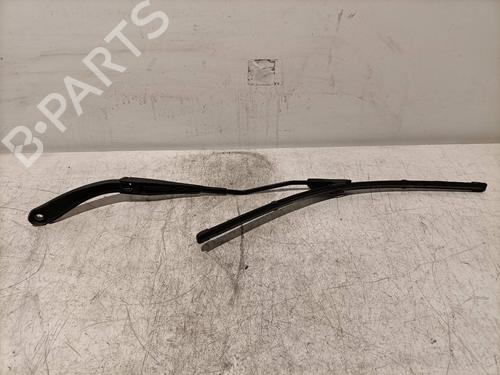Front windshield wiper arm DACIA SANDERO II TCe 90 (B8M1, B8MA, B8AC) | BP25986806C143 
