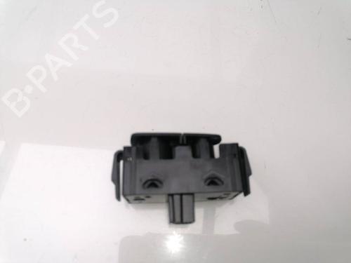 Used Warning switch DACIA SANDERO II 1.2 (73 hp) 23940339