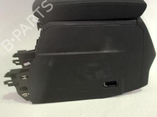 Used Armrest / Center console Armrest / Center console PEUGEOT 208 II (UB_, UP_, UW_, UJ_) e-208 (136 hp) 33772354 33772354