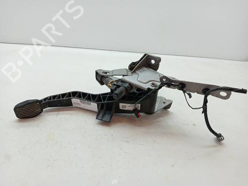 Used Clutch pedal FORD FOCUS III 2.0 TDCi (150 hp) 23348295