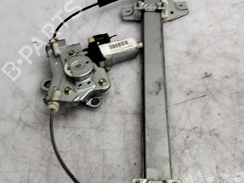 Moteur de lève-vitre avant droit Moteur de lève-vitre avant droit KIA PICANTO I (SA) 1.1 (65 hp) 34527827 34527827