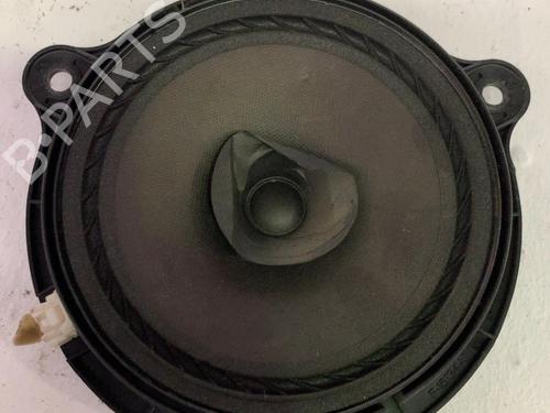speaker-nissan-nv200-evalia-bus-2010-36540039 main image