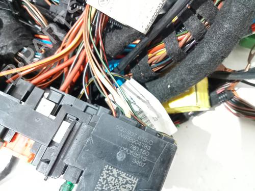 Fuse box SEAT LEON (5F1) 1.4 TSI | BP25593505E1