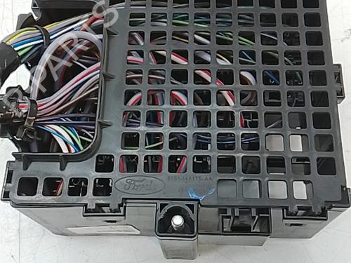 Used Fuse box Fuse box 37713392 37713392