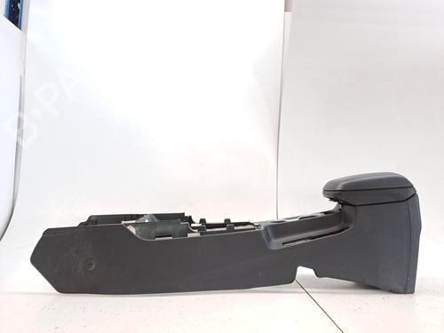 Used Armrest / Center console HYUNDAI i30 (GD) 1.6 CRDi (110 hp) 26882371