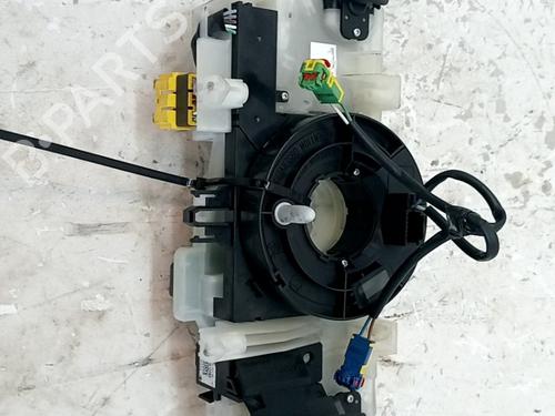 switch-renault-megane-iii-hatchback-bz01_-b3_-2008-37875359 main image