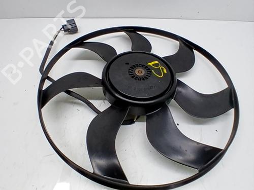 Used Radiator fan MERCEDES-BENZ CLA Shooting Brake (X117) CLA 180 (117.942) (122 hp) 30846399