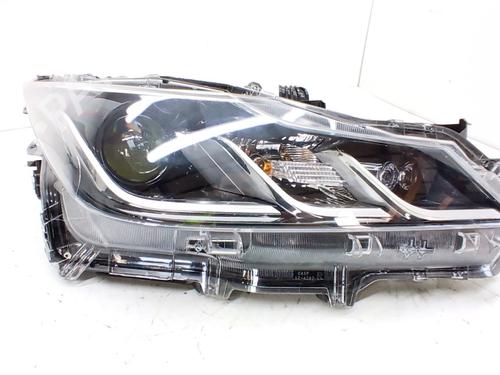 Used Right headlight Right headlight TOYOTA COROLLA Estate (_E21_) 1.8 Hybrid (ZWE211W) (122 hp) 33771694 33771694