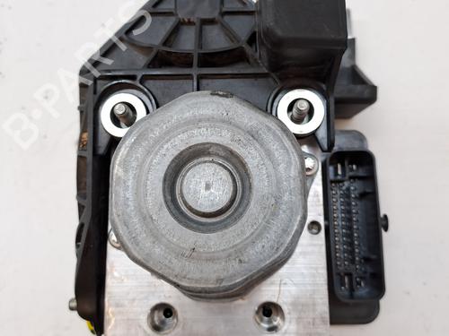 Used ABS pump MERCEDES-BENZ CLA Coupe (C117) CLA 200 CDI / d (117.308) (136 hp) 23286555