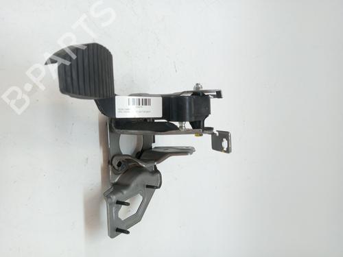 Used Clutch pedal OPEL CROSSLAND X / CROSSLAND (P17, P2QO) 1.2 (75) (131 hp) 25833872