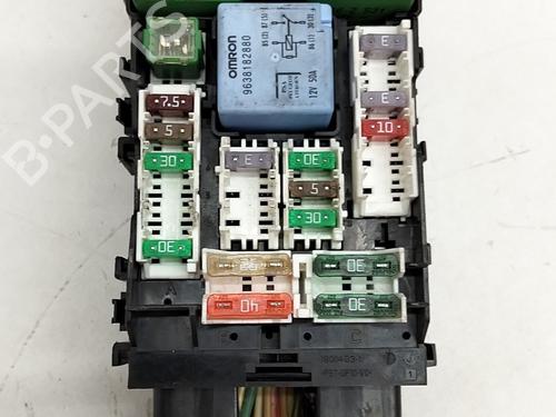 Used Fuse box Fuse box 38748472 38748472