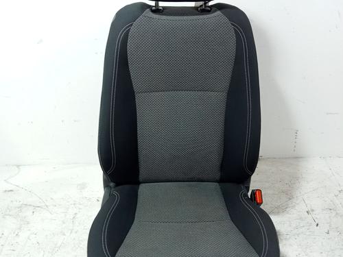 Used Right front seat TOYOTA YARIS (_P13_) 1.5 Hybrid (NHP130_, NHP130) (101 hp) 32663466