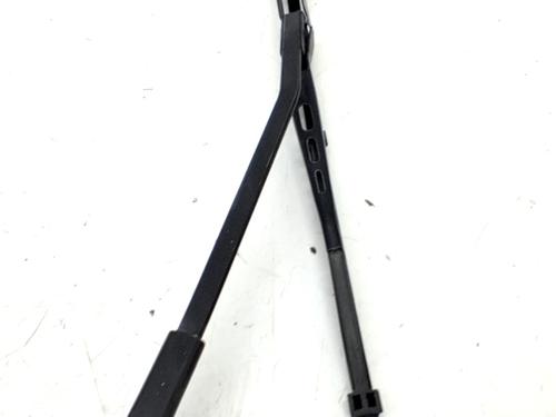 rear-windshield-wiper-arm-renault-kangoo-kc01_-1997-33762217 main image