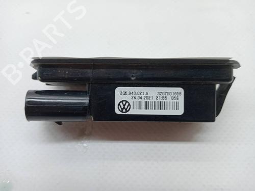 Used Licence plate light VW POLO VI (AW1, BZ1, AE1) 1.0 TSI (95 hp) 23343846