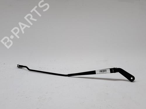 Used Front windshield wiper arm AUDI A3 (8L1) 1.6 (101 hp) 26233315