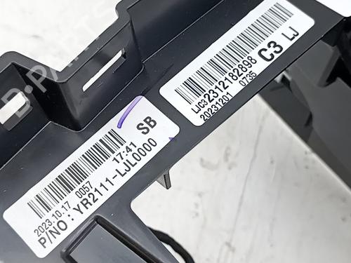 Armrest / Center console RENAULT ARKANA I (LCM_, LDN_) 1.3 TCe 140 (LDN0) | BP37604520I20 - Image 3