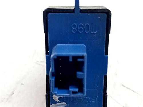 Right front window switch FIAT DOBLO Cargo (263_) 1.3 D Multijet (263WXU1A, 263ZXU1A, 263WYB1A, 263ZYB1A) | BP31262667I26