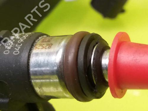 Used Injection rail SEAT Mii (KF1, KE1) 1.0 (60 hp) 24354125