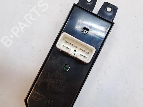 Left front window switch HYUNDAI SANTA FÉ I (SM) 2.4 16V 4x4 | BP25998733I27 