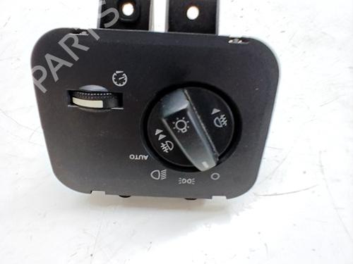 Used Headlight switch LAND ROVER DISCOVERY III (L319) 2.7 TD 4x4 (190 hp) 30561289