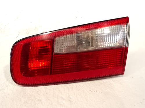 Feu de coffre droit RENAULT LAGUNA II (BG0/1_) 1.6 16V (BG0A, BG0L) (107 hp) 32108214