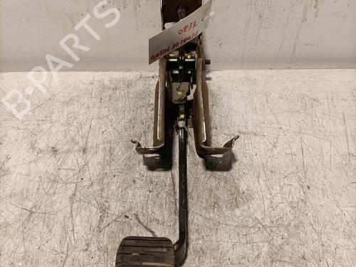 Used Break pedal DACIA SANDERO II TCe 90 (B8M1, B8MA, B8AC) (90 hp) 25455325