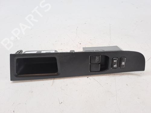 Used Left front window switch TOYOTA YARIS (_P13_) 1.3 (NSP130_, NSP130) (99 hp) 23289017