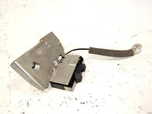 Bagklap lås Bagklap lås FORD MONDEO III (B5Y) 1.8 SCi (130 hp) 34182332 34182332