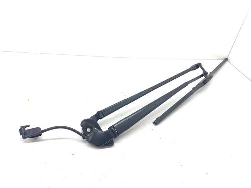 Used Front windshield wiper arm TOYOTA YARIS (_P13_) 1.5 Hybrid (NHP130_, NHP130) (101 hp) 28956811