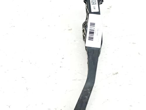 Used Break pedal OPEL CORSA F (P2JO) 1.2 Turbo Hybrid (68) (136 hp) 32042167